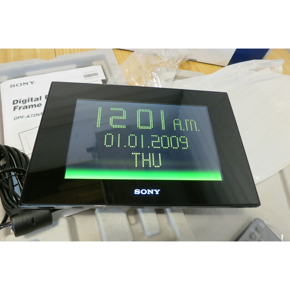 Sony S-Frame 7" Digital Photo Picture Frame Display DPF-D72N - Picture 6 of 12